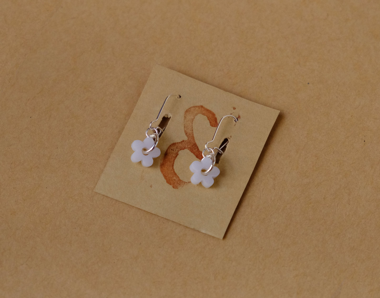 Earrings small white flowers silver plated