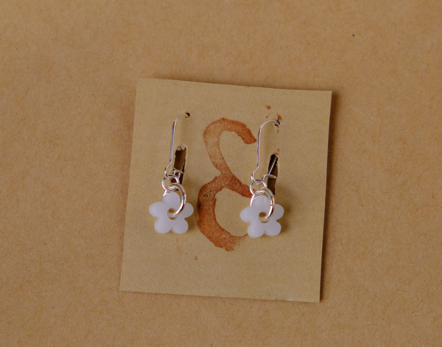 Earrings small white flowers silver plated