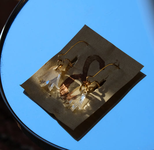 Örhängen små genomskinliga blåklockor guldpläterad