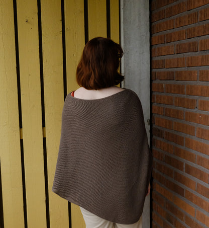 Perla Poncho stickmönster
