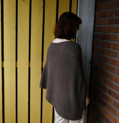 Perla Poncho stickmönster